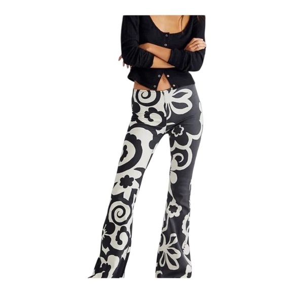 We The Free - Free People Denim - We The Free - Free People Penny Pull On Flare Jeans Size 30 Short